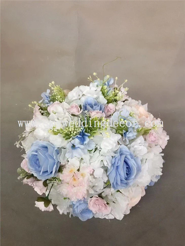 blue and white flower table arrangements
