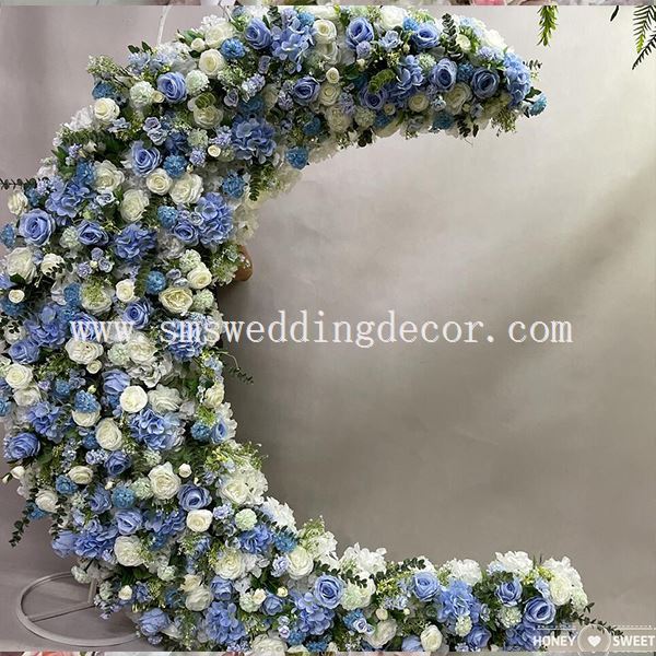 Arranjos de flores para altar de casamento