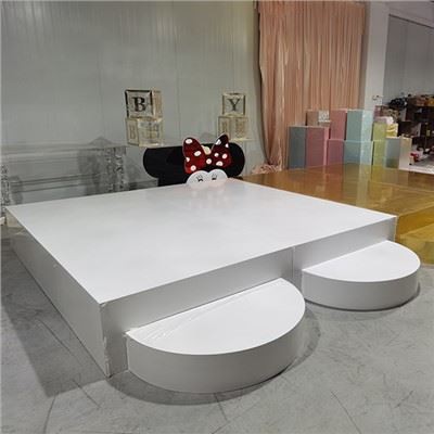 Palco de casamento em acrílico