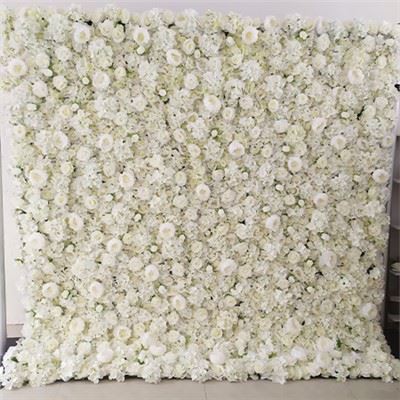 Casamento com Cenário de Flores Brancas