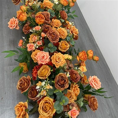 Arranjo de flores marrons