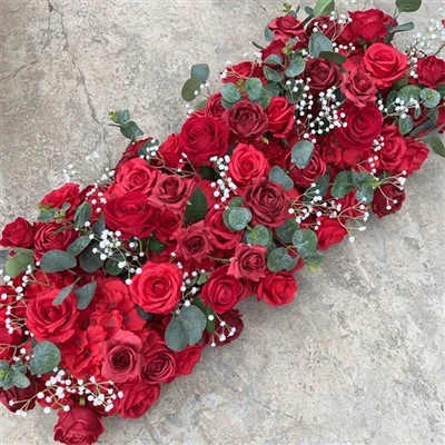 Centros de mesa para casamento com flores vermelhas