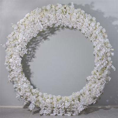 Arco de flores de seda