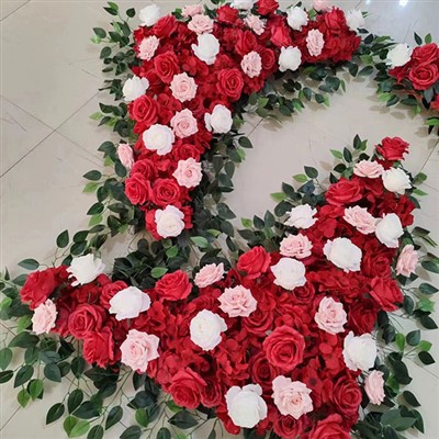Arranjos de flores para altar de casamento